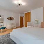 Charm 3bdr W/balcony By Lovelystay Apartamento *