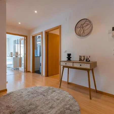 Charm 3bdr W/balcony By Lovelystay * Lisbon