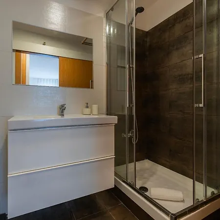 Charm 3bdr W/balcony By Lovelystay Apartament