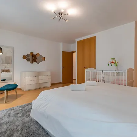 Charm 3bdr W/balcony By Lovelystay Апартаменты *