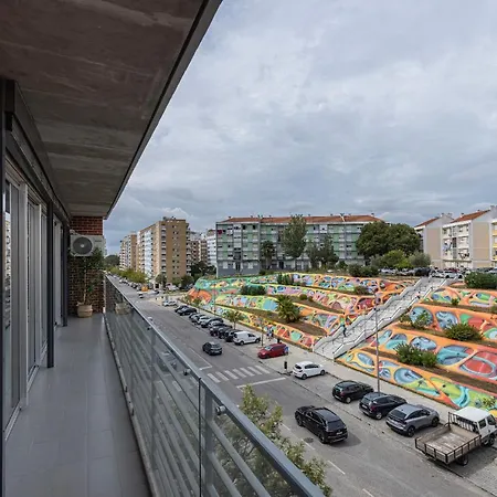 Charm 3bdr W/balcony By Lovelystay Apartment Lisbon