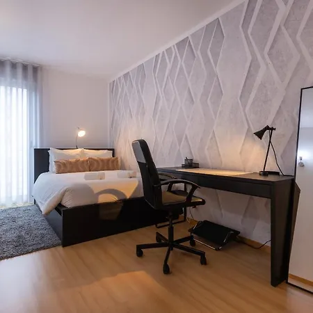 Charm 3bdr W/balcony By Lovelystay Apartment Lisbon