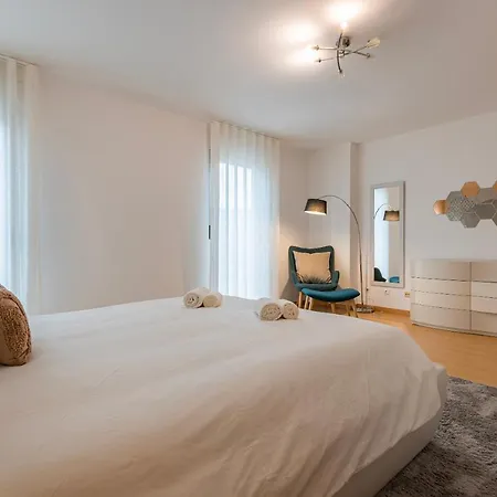 Charm 3bdr W/balcony By Lovelystay Apartment Lisbon