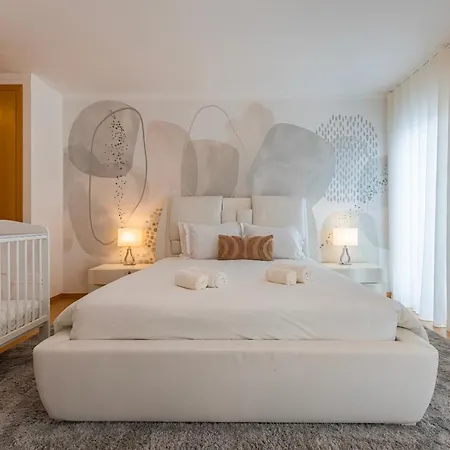 Charm 3bdr W/balcony By Lovelystay Apartament
