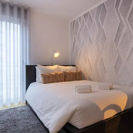 Charm 3bdr W/balcony By Lovelystay Lizbona
