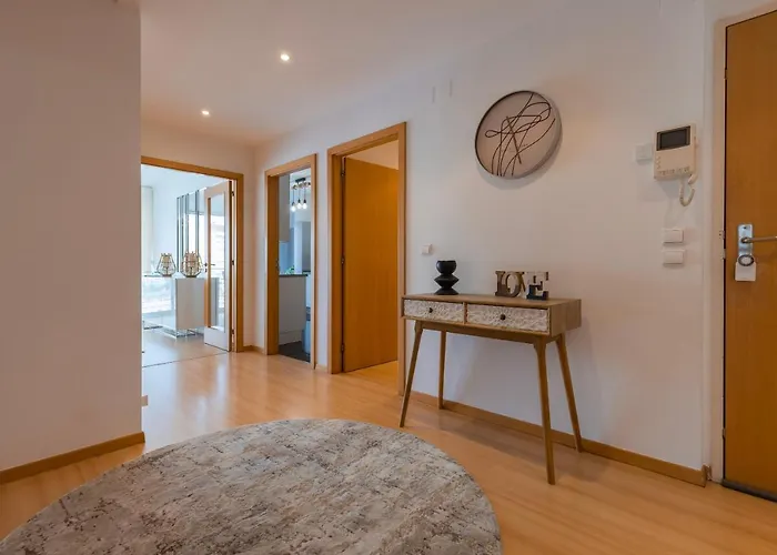 Charm 3bdr W/balcony By Lovelystay * Lisboa
