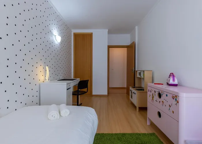 Charm 3bdr W/balcony By Lovelystay * Lisboa