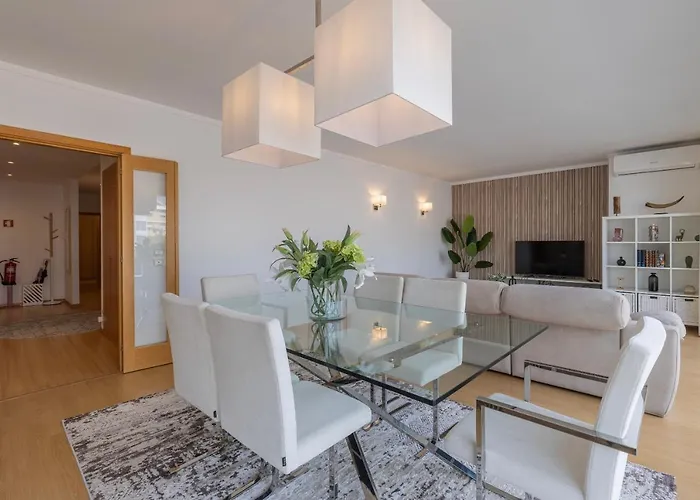Charm 3bdr W/balcony By Lovelystay Apartamento