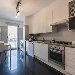 Charm 3bdr W/balcony By Lovelystay Lägenhet Lisboa