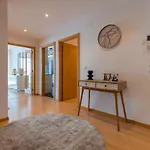 Charm 3bdr W/balcony By Lovelystay * Lisboa