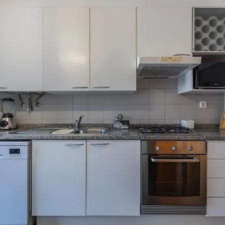 Apartamento Charm 3bdr W/balcony By Lovelystay *