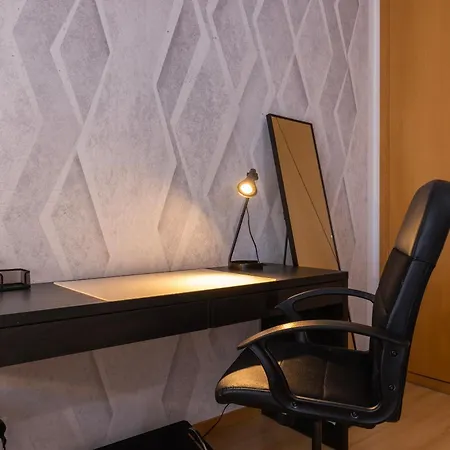 Charm 3bdr W/balcony By Lovelystay 아파트 리스본