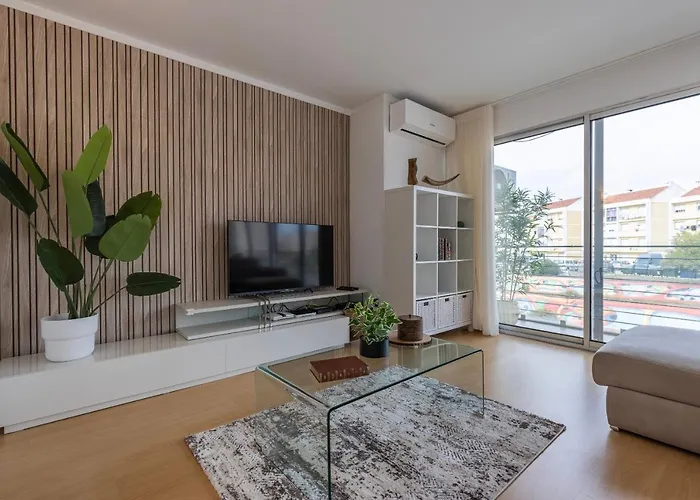 Charm 3bdr W/balcony By Lovelystay 公寓