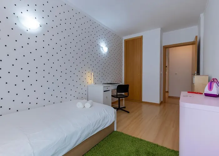Charm 3bdr W/balcony By Lovelystay 公寓 *